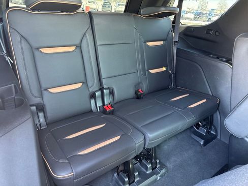 Used 2023 GMC Yukon AT4 w/ AT4 Premium Package image 13