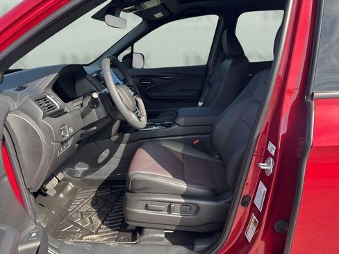 Used 2025 Honda Ridgeline Black Edition image 9