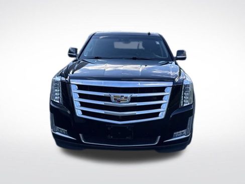 Used 2018 Cadillac Escalade Luxury AWD/4WD image 3