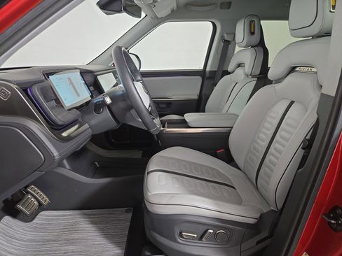 Used 2023 Rivian R1T Adventure image 20