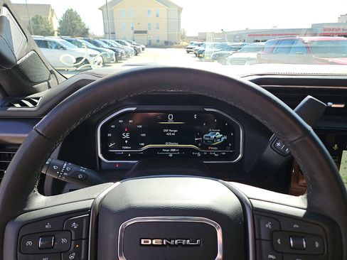 Used 2025 GMC Sierra 2500 Denali Ultimate image 14