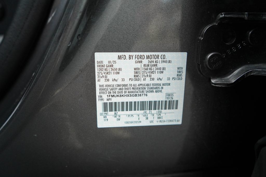 Used 2025 Ford Explorer ST-Line w/ ST-Line Street Pack AWD/4WD image 41