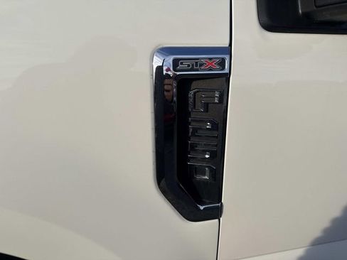 Used 2019 Ford F250 XL w/ STX Appearance Package image 12