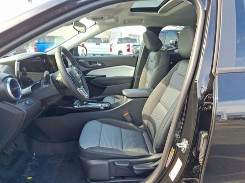New 2026 Chevrolet Trax LT w/ Sunroof Package image 6