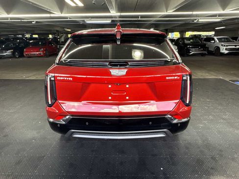 Used 2025 Cadillac Optiq Sport 1 AWD/4WD image 7