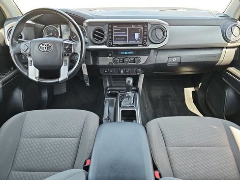 Used 2022 Toyota Tacoma SR5 w/ Technology Package RWD image 9