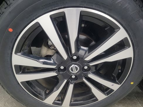 Used 2019 Nissan Kicks SV w/ Exterior Package image 31