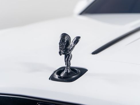 Used 2019 Rolls-Royce Wraith image 25