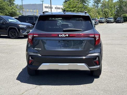 Used 2025 Kia Seltos EX w/ EX Sunroof Package AWD/4WD image 3