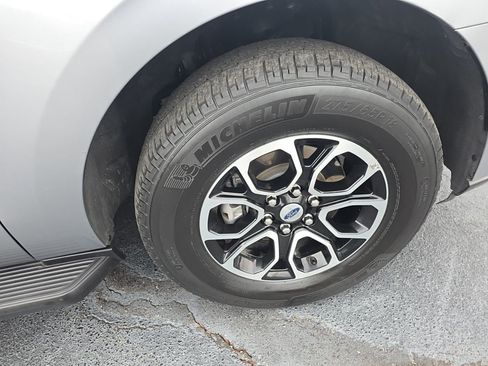 Used 2024 Ford Expedition XLT image 20