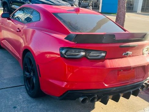 Used 2021 Chevrolet Camaro LT image 4