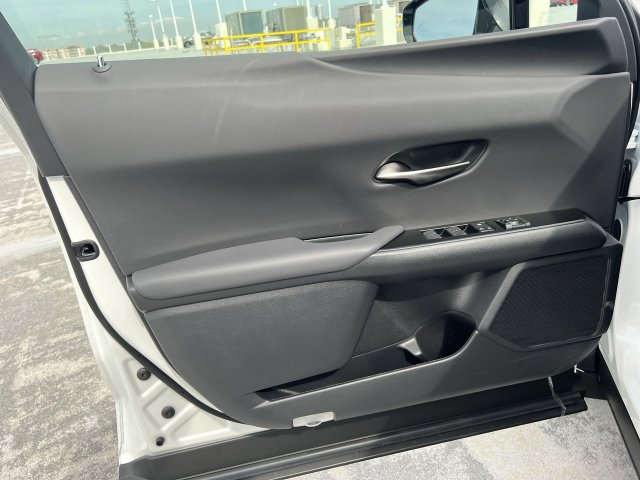 Used 2024 Lexus UX 250h FWD image 13