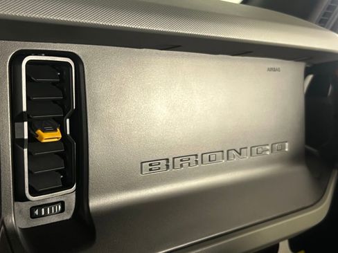 Used 2023 Ford Bronco Badlands image 24