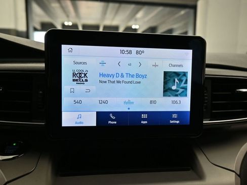 Used 2021 Ford Explorer XLT w/ Equipment Group 202A RWD image 24