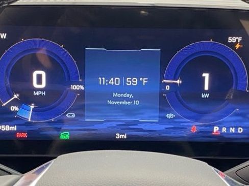 New 2026 Chevrolet Equinox EV LT image 28