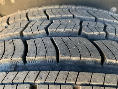 Used 2019 GMC Yukon XL SLT w/ Graphite Performance Edition image 11