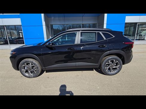 New 2026 Chevrolet Trax LT FWD image 5