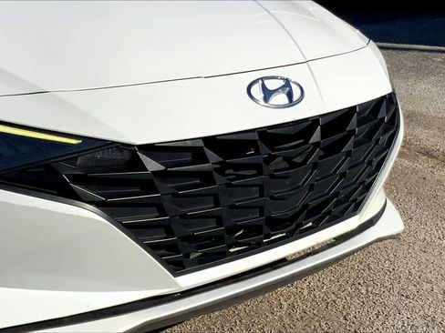 Used 2022 Hyundai Elantra SEL w/ Cargo Package image 24