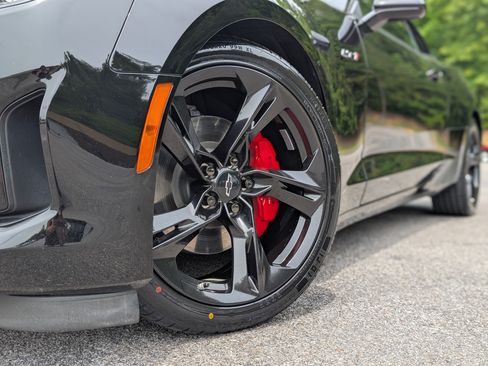 Used 2022 Chevrolet Camaro LT w/ RS Package RWD image 31