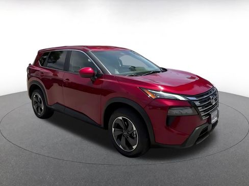 Used 2025 Nissan Rogue SV FWD image 2