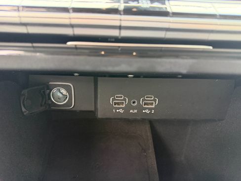 Used 2022 Jeep Wagoneer Series II AWD/4WD image 26