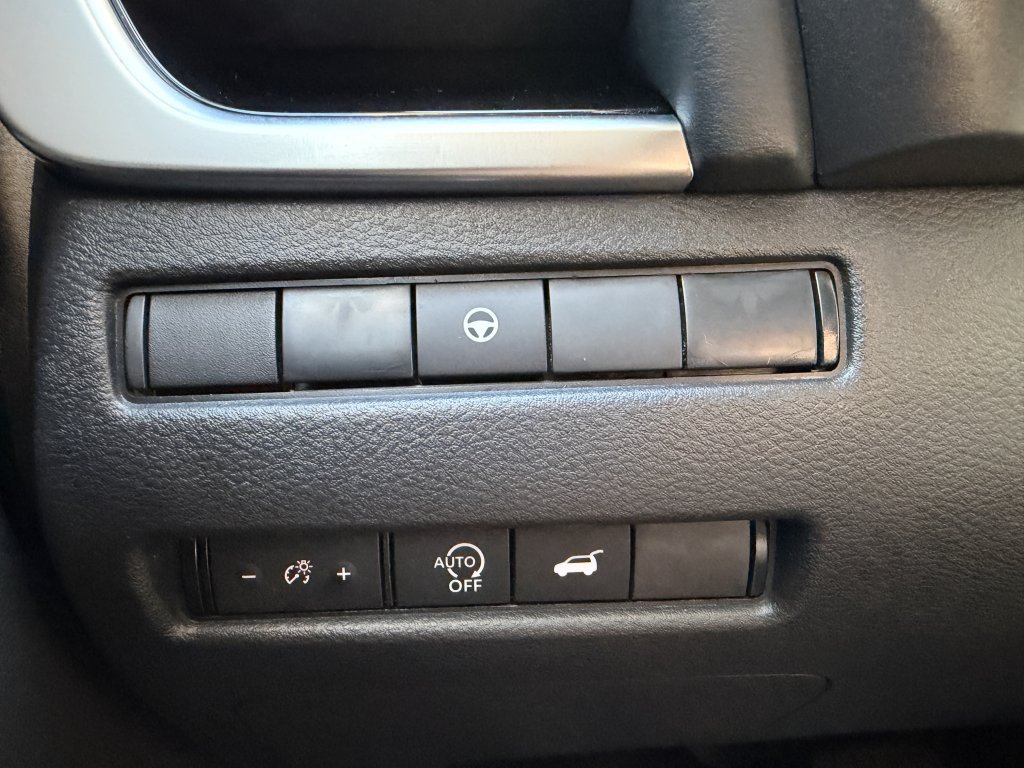 Used 2026 Nissan Rogue SV AWD/4WD image 28