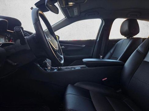 Used 2016 Chevrolet Impala LT w/ Convenience Package image 10