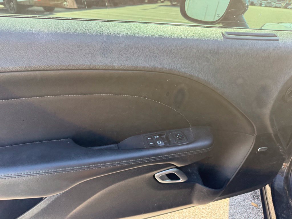 Used 2018 Dodge Challenger SXT Plus RWD image 5