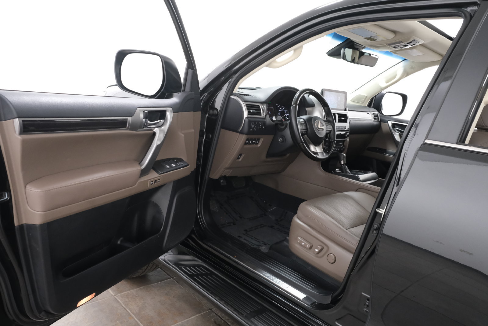 Used 2023 Lexus GX 460 Premium w/ Premium Package AWD/4WD image 25