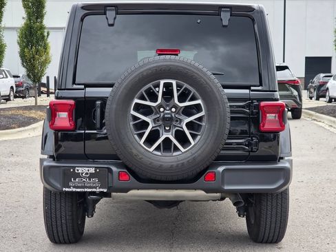 Used 2024 Jeep Wrangler Unlimited Sahara w/ Technology Group AWD/4WD image 28