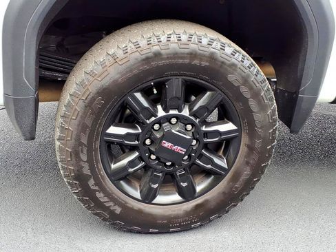 Used 2025 GMC Sierra 2500 AT4 AWD/4WD image 8