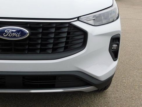 New 2026 Ford Escape SE FWD image 9