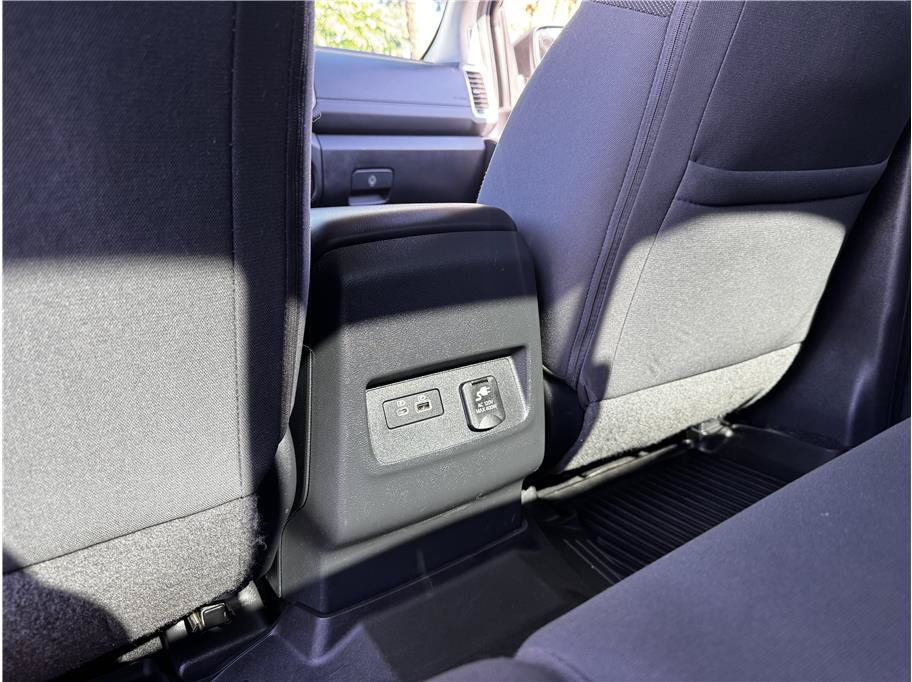 Used 2023 Nissan Frontier SV w/ SV Convenience Package AWD/4WD image 17