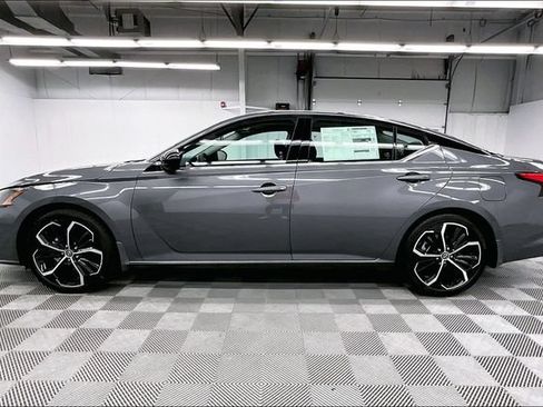 New 2026 Nissan Altima 2.5 SR FWD image 18