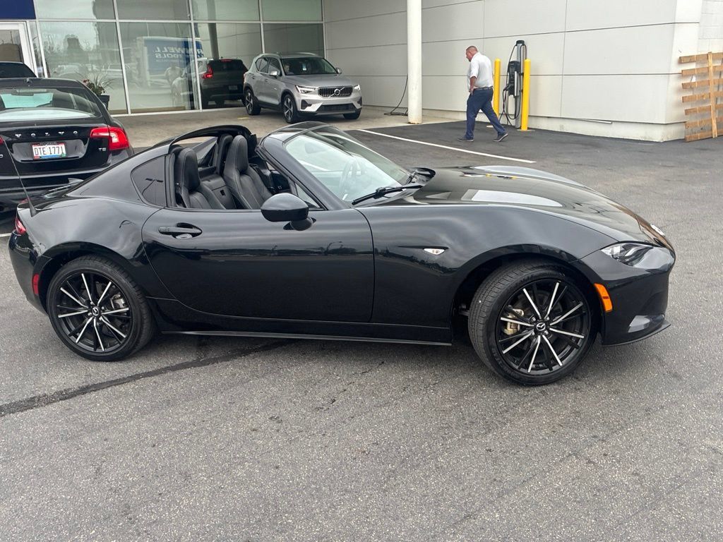 Used 2025 MAZDA MX-5 Miata RF Grand Touring RWD image 2