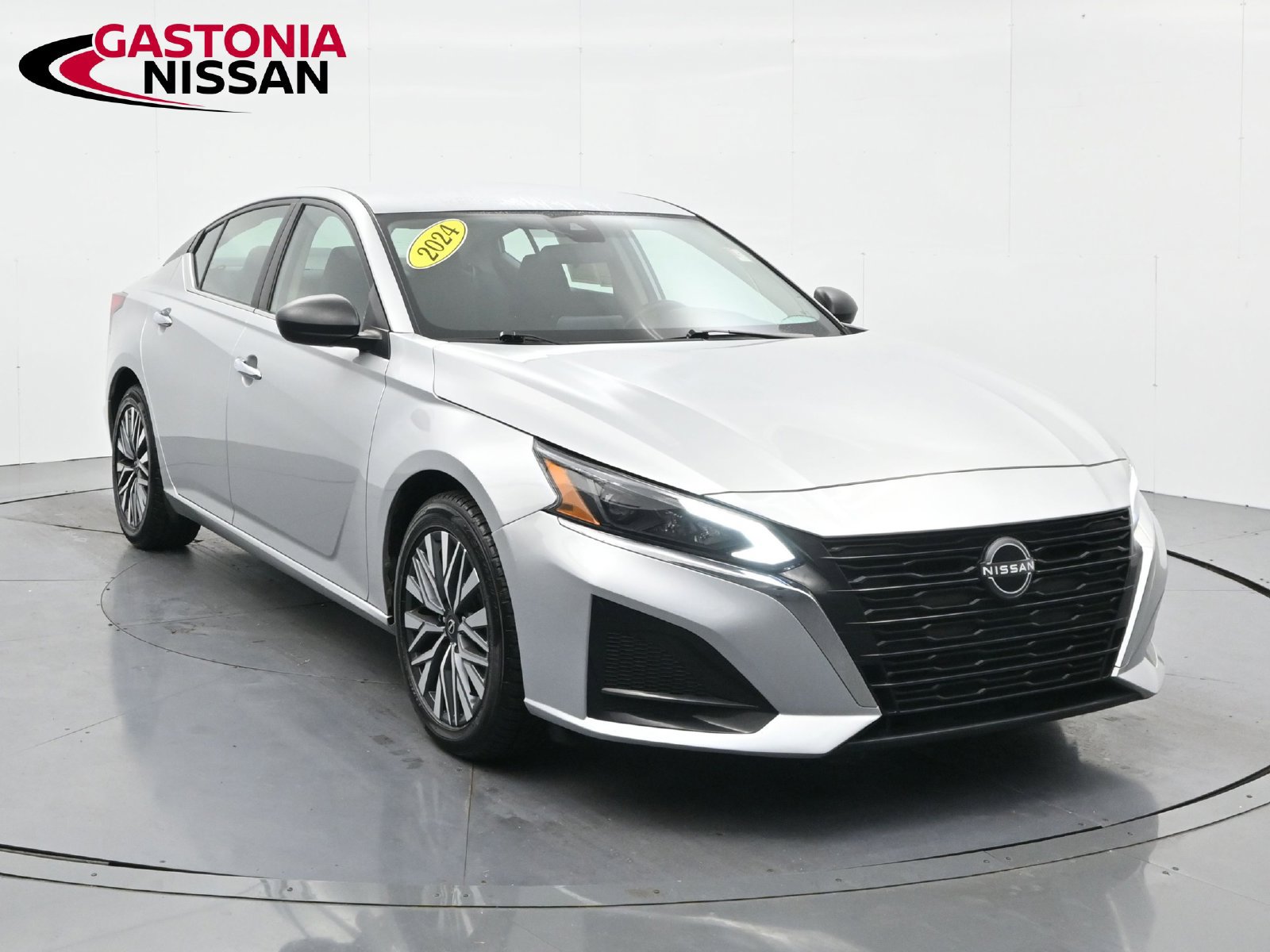 Used 2024 Nissan Altima 2.5 SV FWD image 3