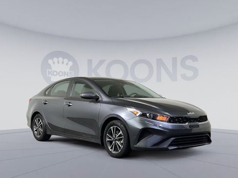 Used 2023 Kia Forte LXS w/ LXS Technology Package image 8