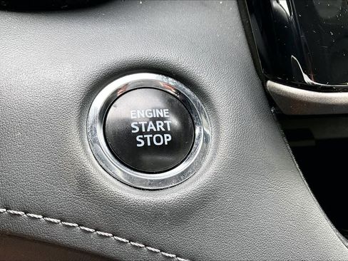 Used 2023 Toyota Highlander XLE image 33