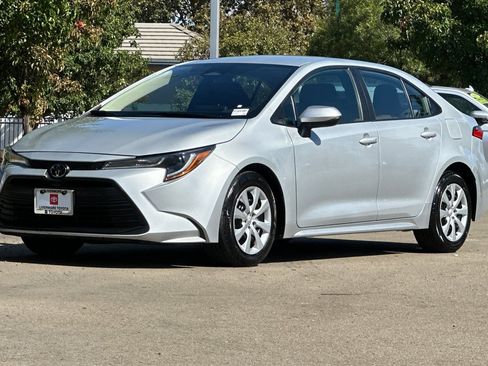 Used 2024 Toyota Corolla LE FWD image 8
