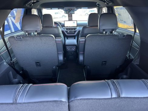 New 2026 Ford Explorer ST-Line w/ ST-Line Street Pack image 9