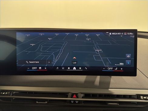 Used 2025 BMW iX xDrive50 w/ Premium Package image 32