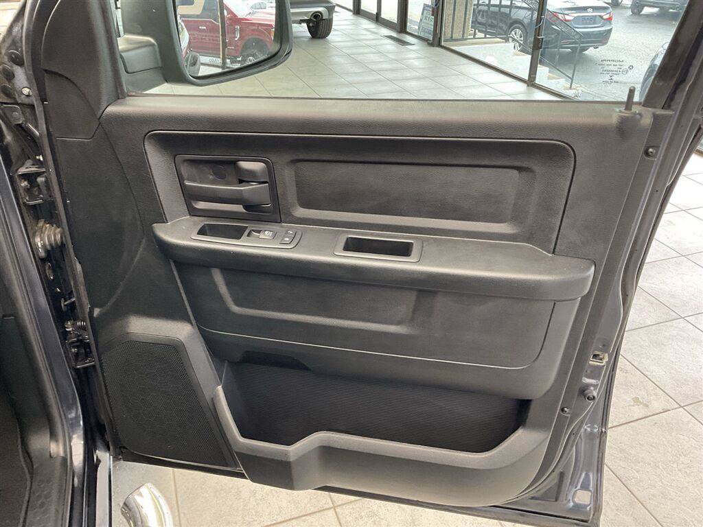 Used 2018 RAM 1500 Express w/ Express Value Package AWD/4WD image 13