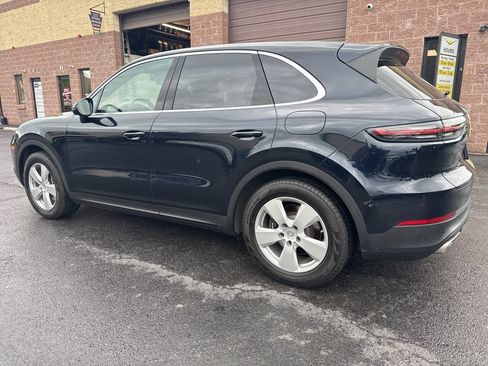 Used 2020 Porsche Cayenne E-Hybrid w/ Premium Plus Package AWD/4WD image 21