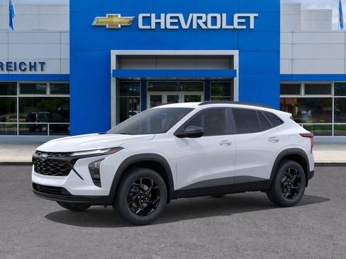 New 2026 Chevrolet Trax LT image 2