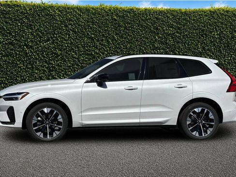 New 2026 Volvo XC60 B5 Plus w/ Climate Package AWD/4WD image 3