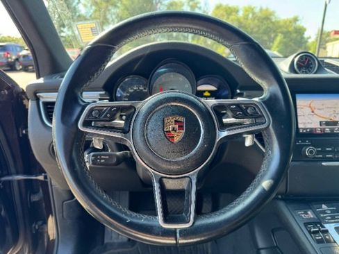 Used 2017 Porsche Macan S image 22