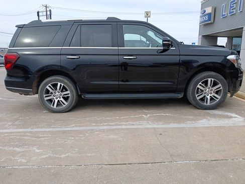 Used 2024 Ford Expedition Limited image 6