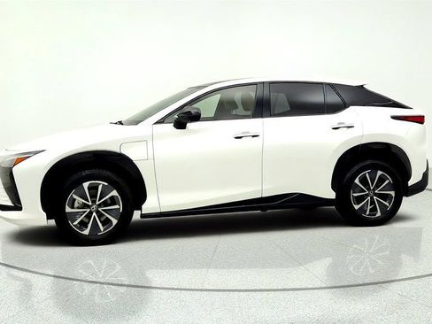 Used 2024 Lexus RZ 450e Premium w/ Technology Package AWD/4WD image 8