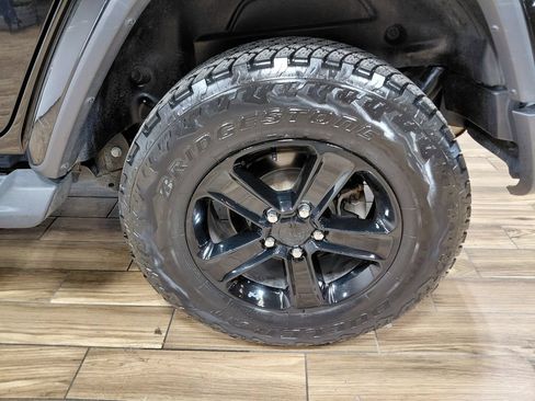 Used 2021 Jeep Wrangler Unlimited Sahara AWD/4WD image 25