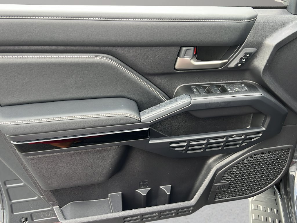 Used 2025 Toyota 4Runner Limited RWD image 9